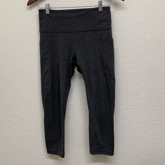 Athleta leggings Grey size Small RN 54023 pockets - Picture 1 of 9